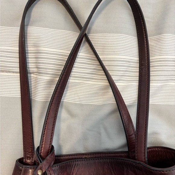Frye Heidi fringe bucket bag in burgundy - Picture 9 of 10